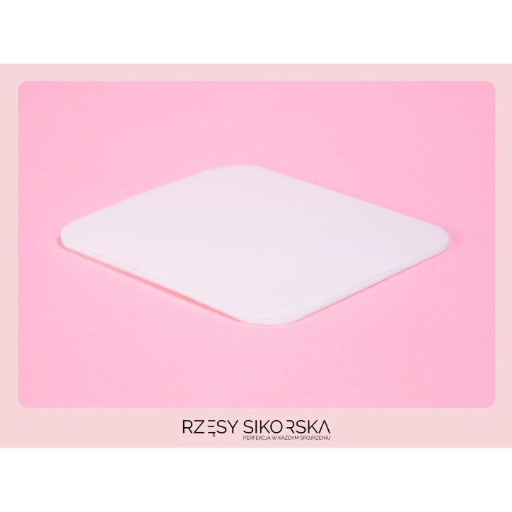 Biała podkładka silikonowa do rzęs 7x8cm | Rzęsy Sikorska Biała podkładka silikonowa do rzęs 7x8cm | Rzęsy Sikorska