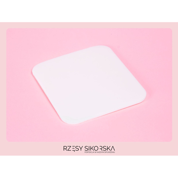 Biała podkładka silikonowa do rzęs 7x8cm | Rzęsy Sikorska Biała podkładka silikonowa do rzęs 7x8cm | Rzęsy Sikorska